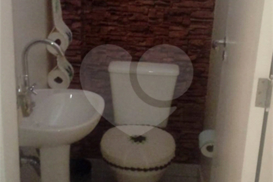 Casa à venda com 5 quartos, sendo 4 suítes, no condomínio Village St. Louis, São Paulo - SP