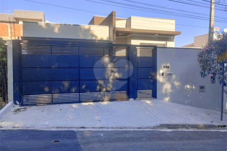 Casa à venda com 3 quartos, sendo 1 suíte,  em João Xxiii, Vinhedo, SP