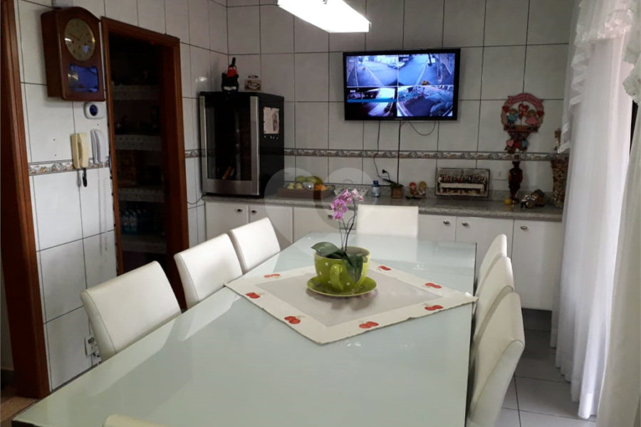 Sobrado à venda com 4 quartos, sendo 1 suíte, em Tremembé, São Paulo, SP