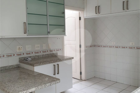 Casa à venda com 2 quartos, sendo 1 suíte,  no condomínio Flamboyant, São Paulo - SP