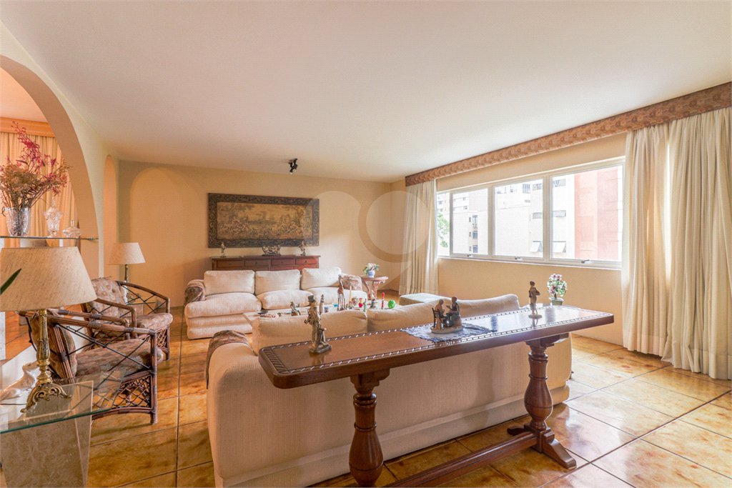 Apartamento à venda com 4 quartos, sendo 2 suítes, em Jardim Paulista, São Paulo, SP