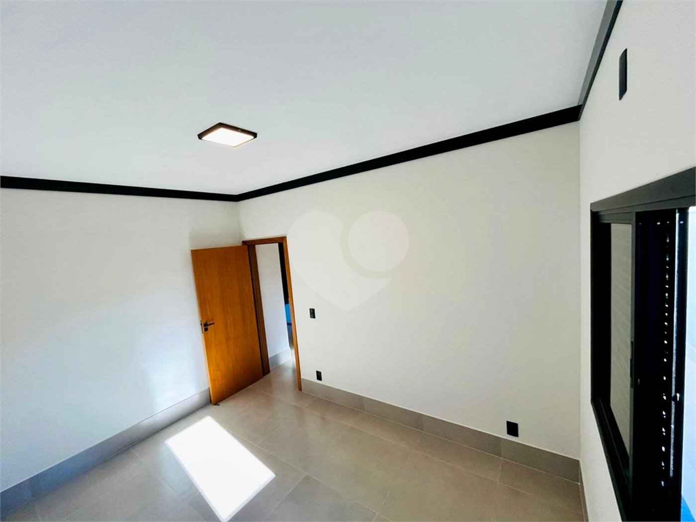 Casa à venda com 3 quartos, sendo 1 suíte,  no condomínio Cerejeiras, Araçoiaba da Serra - SP