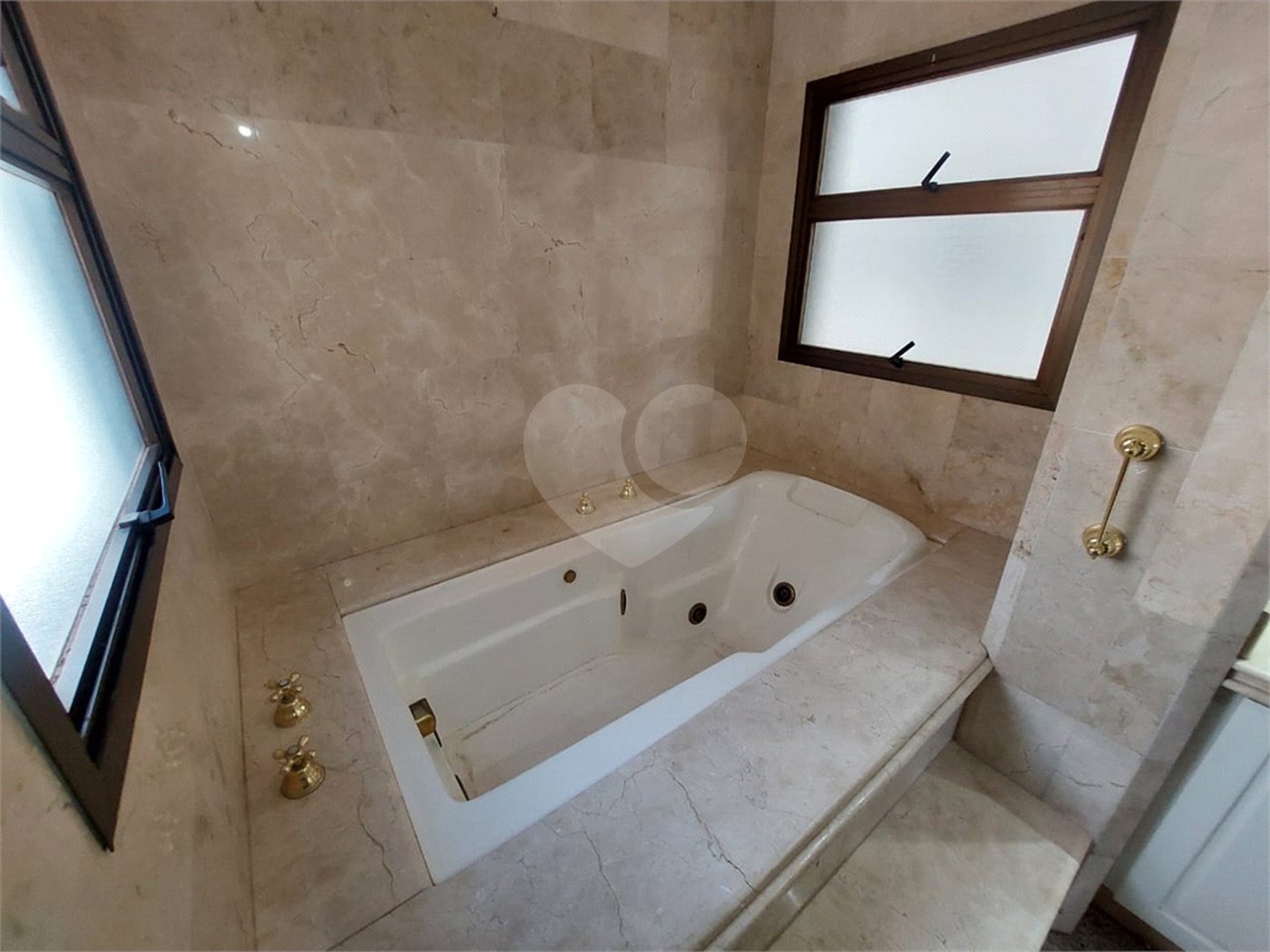 Apartamento para alugar com 3 quartos, sendo 1 suíte,  no Centro, Indaiatuba, SP