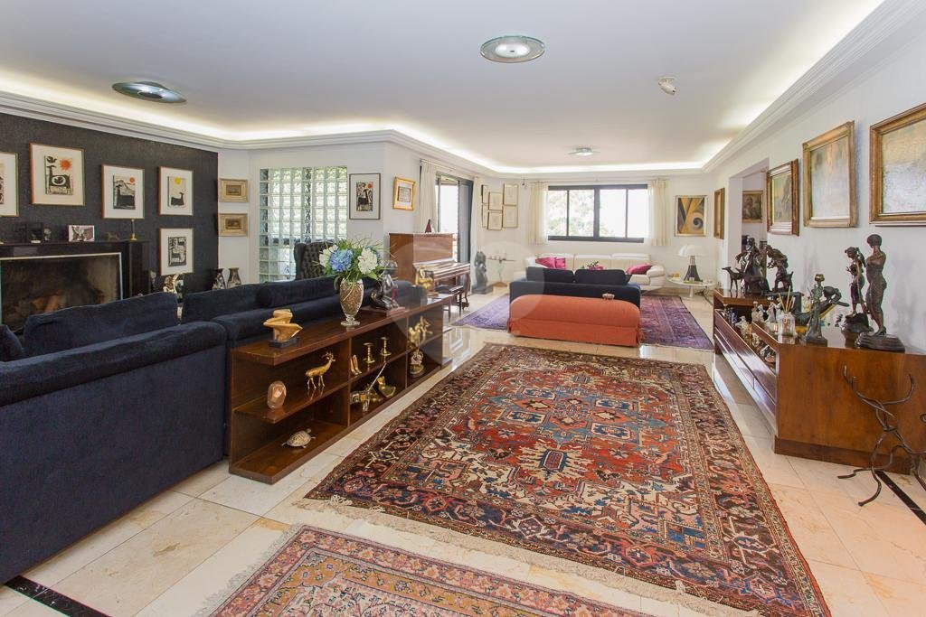 Apartamento para alugar com 5 quartos, sendo 3 suítes, em Alto de Pinheiros, São Paulo, SP