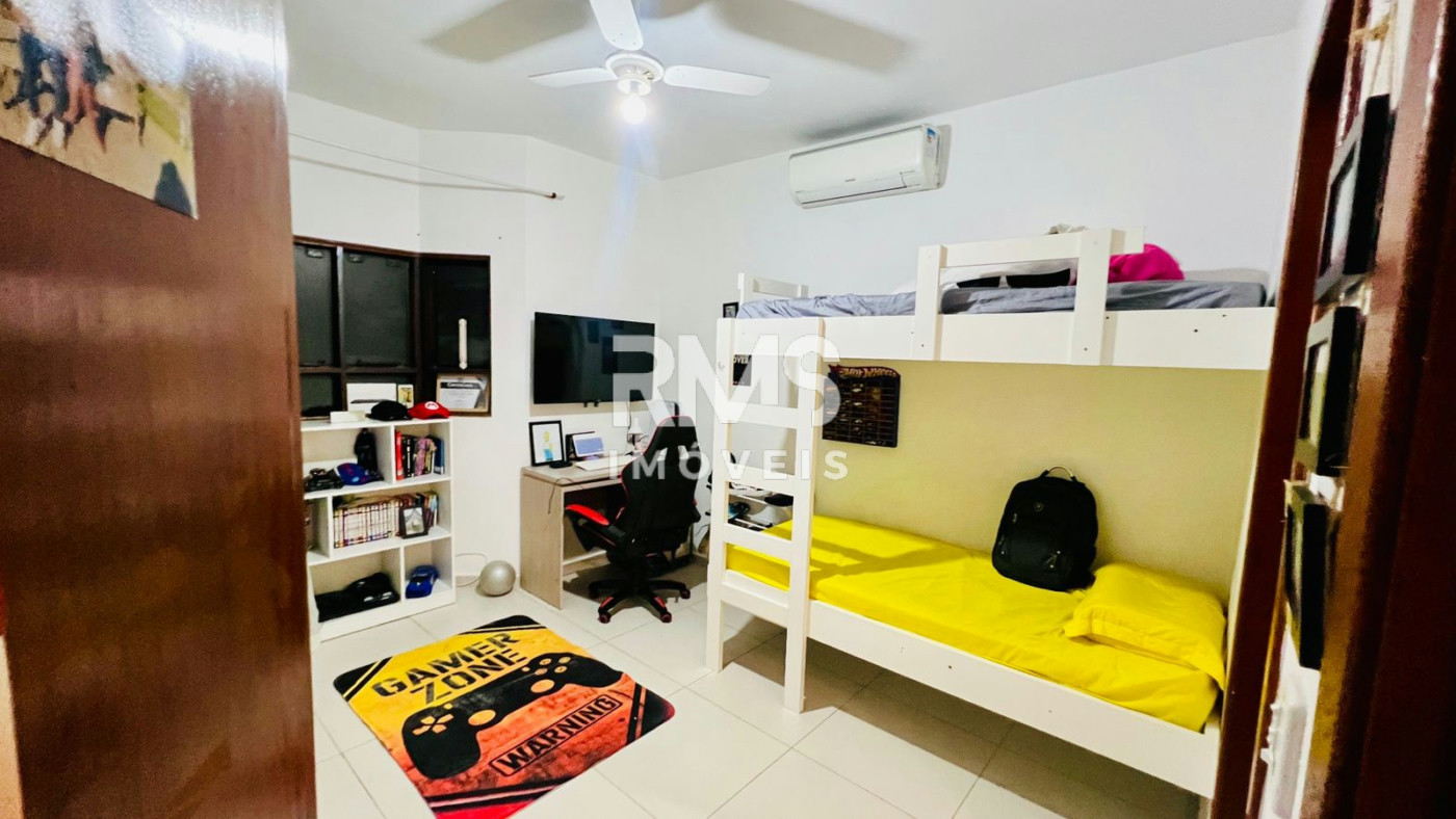 Casa à venda com 3 suítes no condomínio Granja Olga II, Sorocaba - SP