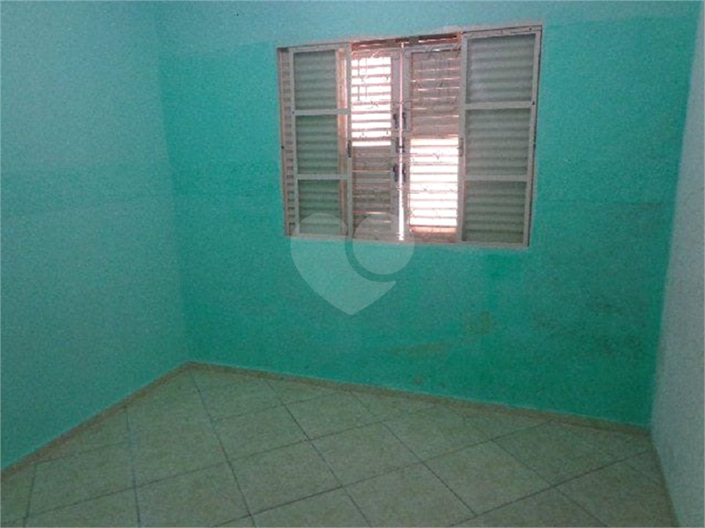 Casa Térrea com 2 dormitórios.
