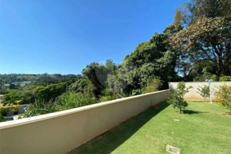 Casa à venda com 4 suítes no condomínio Ipê Velho, Vinhedo - SP