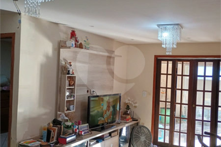 Casa à venda com 2 quartos, sendo 1 suíte, no condomínio Residencial 400, Rio de Janeiro - RJ