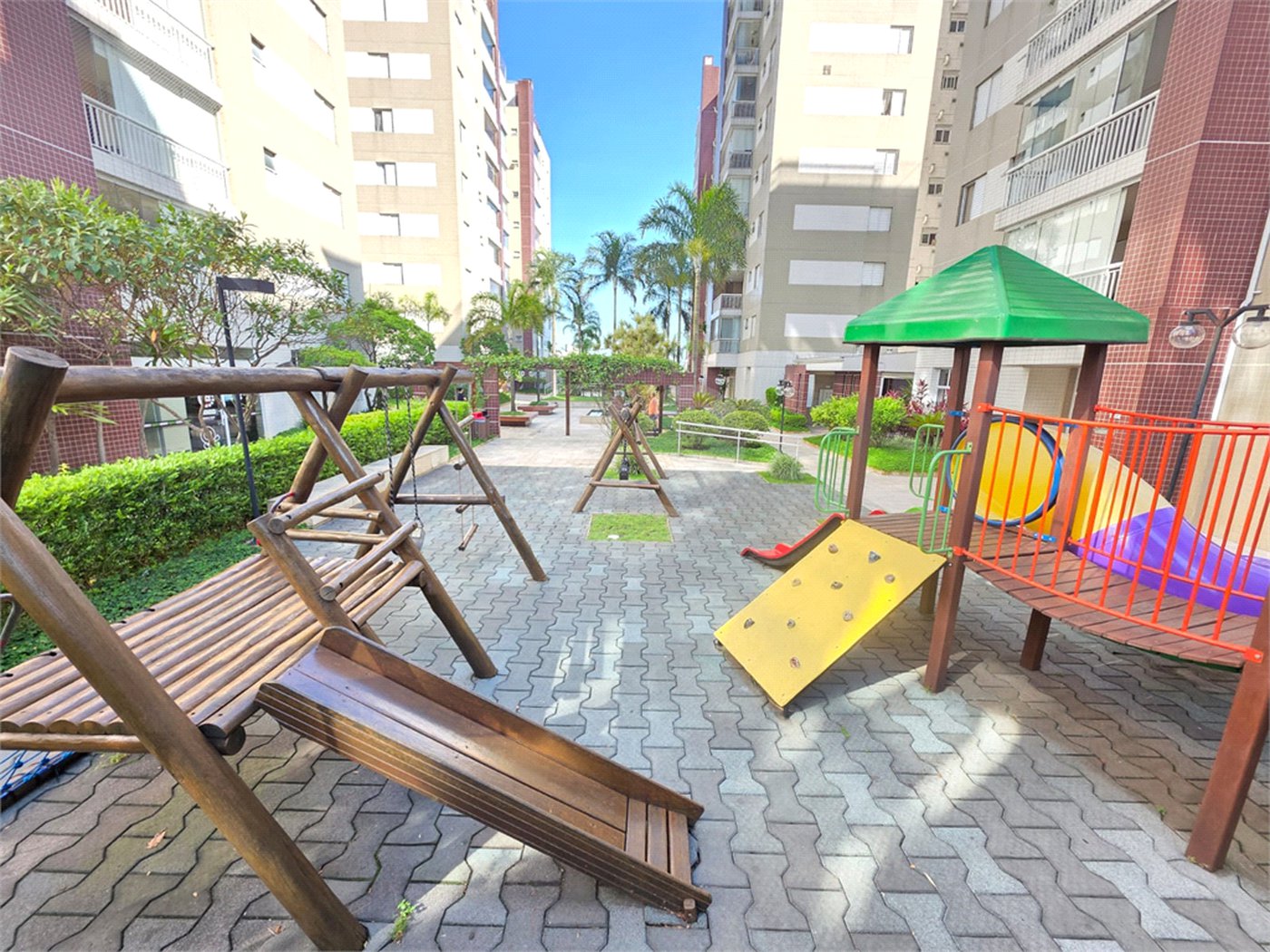 Apartamento à venda com 4 quartos, sendo 1 suíte, em Vila Polopoli, São Paulo, SP