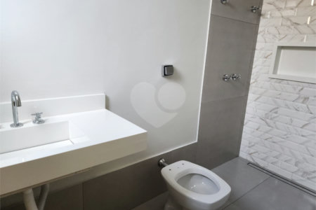 Casa à venda com 3 suítes no condomínio Terras de São Francisco, Vinhedo - SP