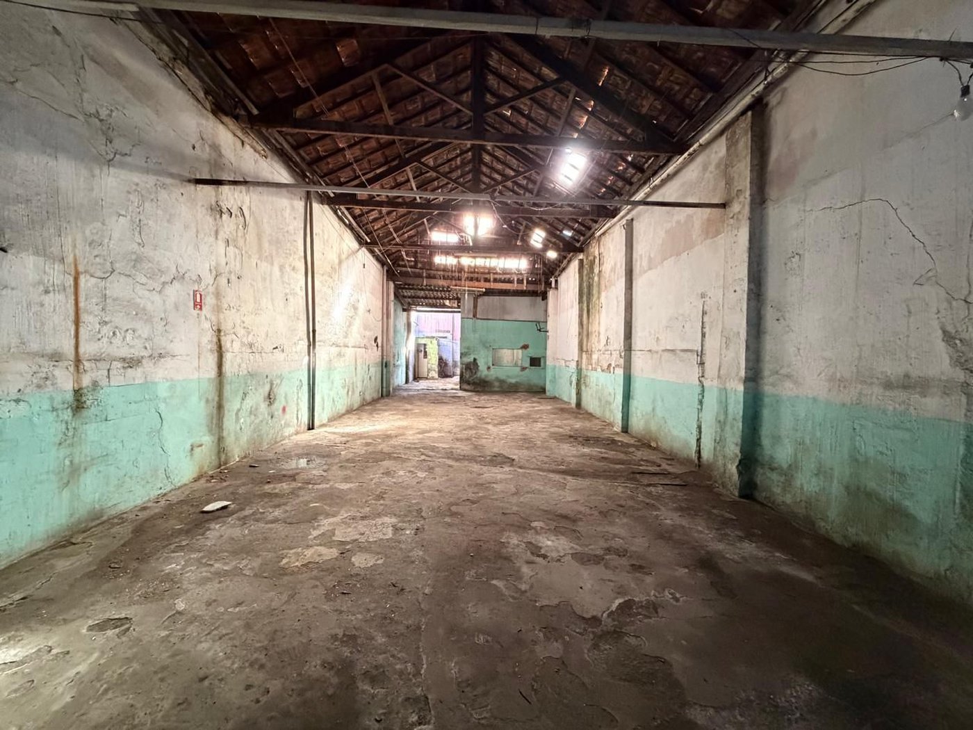 Galpão para alugar, 186 m² por R$ 6.282,00/mês - Paquetá - Santos/SP