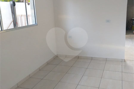 Casa à venda com 2 quartos, sendo 1 suíte,  em Vila Eugênia, Mogi das Cruzes, SP