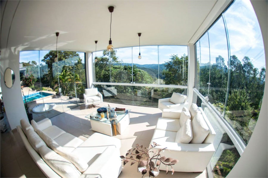 Casa à venda com 5 suítes no condomínio Alpes da Cantareira, Mairiporã - SP