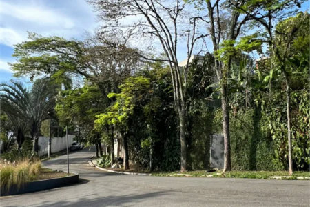 Terreno à venda no condomínio Jardim Vitória Régia, São Paulo - SP