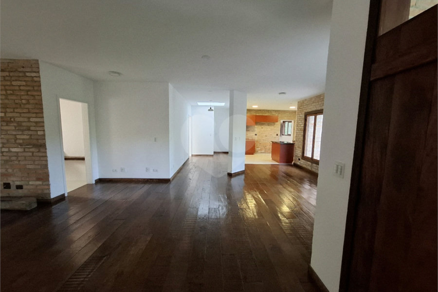 Casa Térrea à venda com 2 suítes em Serra da Cantareira, Mairiporã, SP