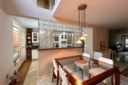 Casa à venda com 3 quartos, sendo 1 suíte, no condomínio Barão do Triunfo, São Paulo - SP