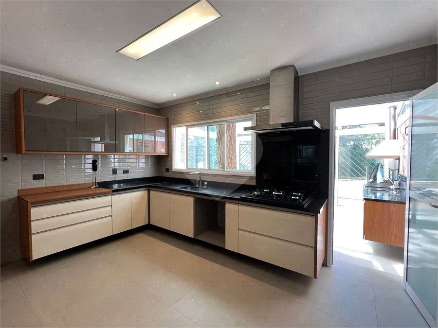 Casa para alugar com 3 quartos, sendo 1 suíte, no condomínio Res Villeneuve, São Paulo - SP