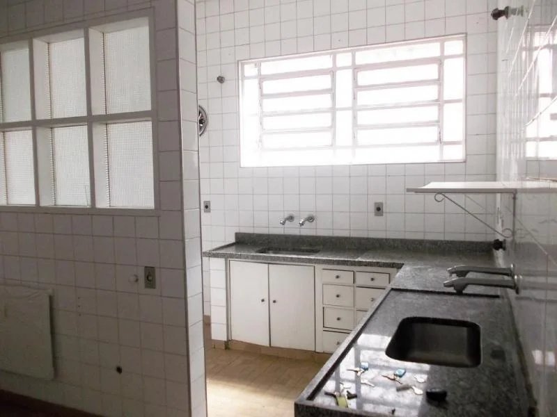 Casa à venda com 3 quartos, sendo 1 suíte,  no condomínio Praça Pero Vaz de Caminha,260, São Paulo - SP