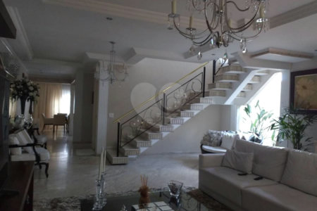 Casa à venda com 4 quartos, sendo 3 suítes, em Jardim Japão, São Paulo, SP