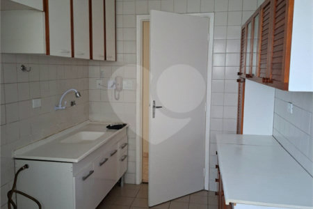 Apartamento à venda com 2 quartos em Parque Maria Domitila, São Paulo, SP