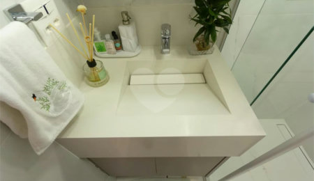 Apartamento à venda com 3 quartos, sendo 1 suíte,  em Vila Olímpia, São Paulo, SP