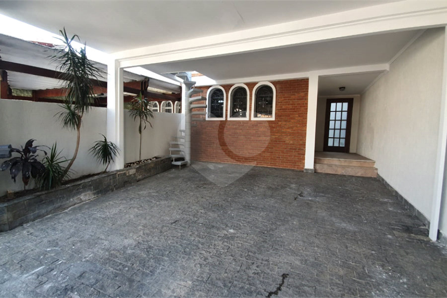 Sobrado à venda com 3 quartos, sendo 1 suíte,  em Horto, São Paulo, SP