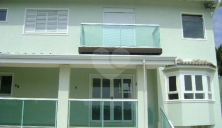 Casa à venda com 3 suítes no condomínio Estância Marambaia, Vinhedo - SP