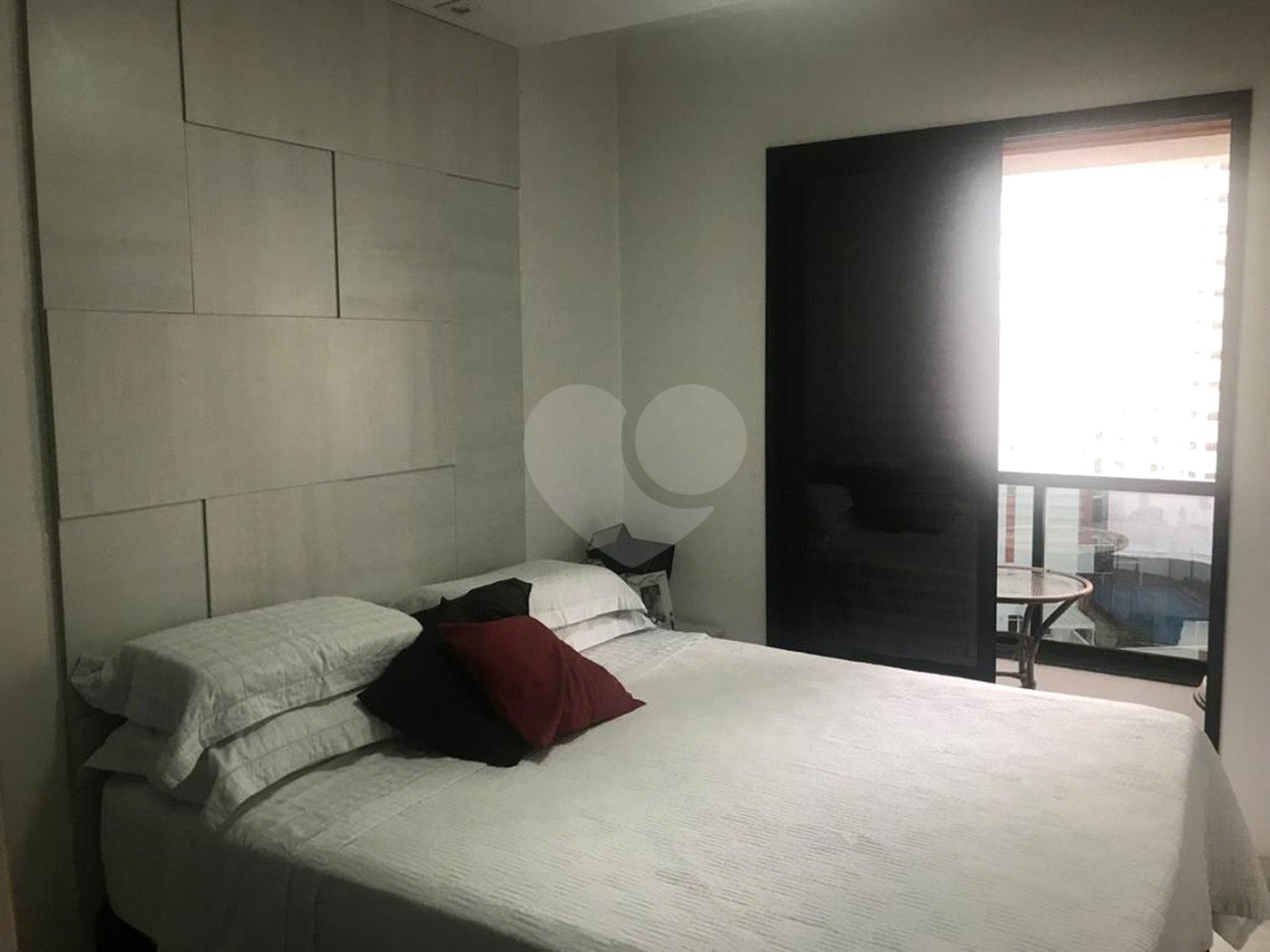 Apartamento à venda com 3 suítes em Vila Regente Feijó, São Paulo, SP