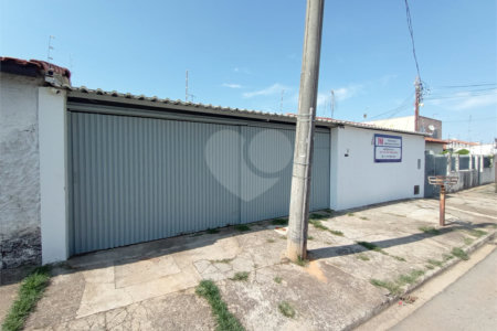 Casa à venda com 3 quartos em Vila Oliveira, Itapetininga, SP