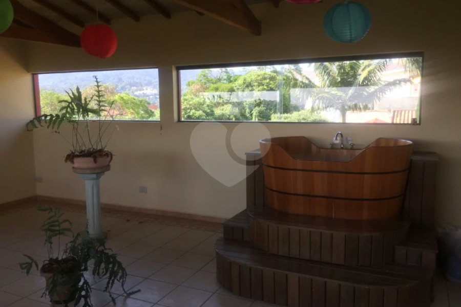 Sobrado à venda com 4 quartos, sendo 3 suítes, em Jardim Virginia Bianca, São Paulo, SP