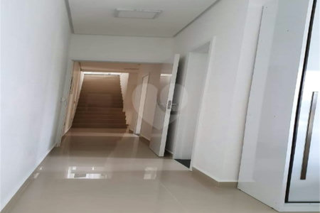Casa à venda com 3 quartos, sendo 1 suíte, em Vila Santa Rosália, São Roque, SP