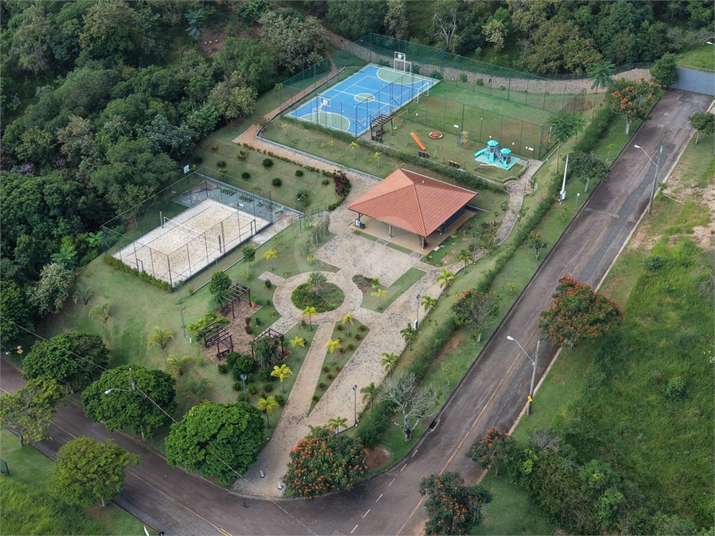Terreno à venda no condomínio Jardim Primavera, Louveira - SP
