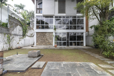 Casa à venda com 3 quartos, sendo 2 suítes, em Alto de Pinheiros, São Paulo, SP