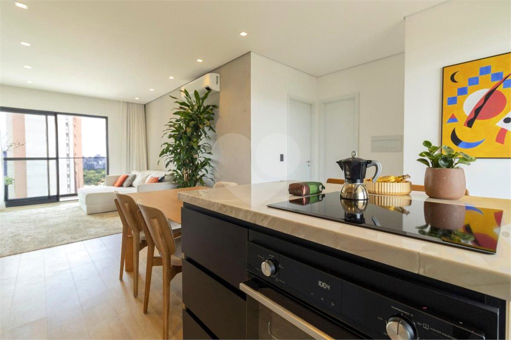 Apartamento à venda com 3 quartos, sendo 2 suítes, em Pinheiros, São Paulo, SP