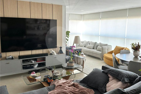 Apartamento à venda ou para alugar com 2 suítes em Vila Olímpia, São Paulo, SP