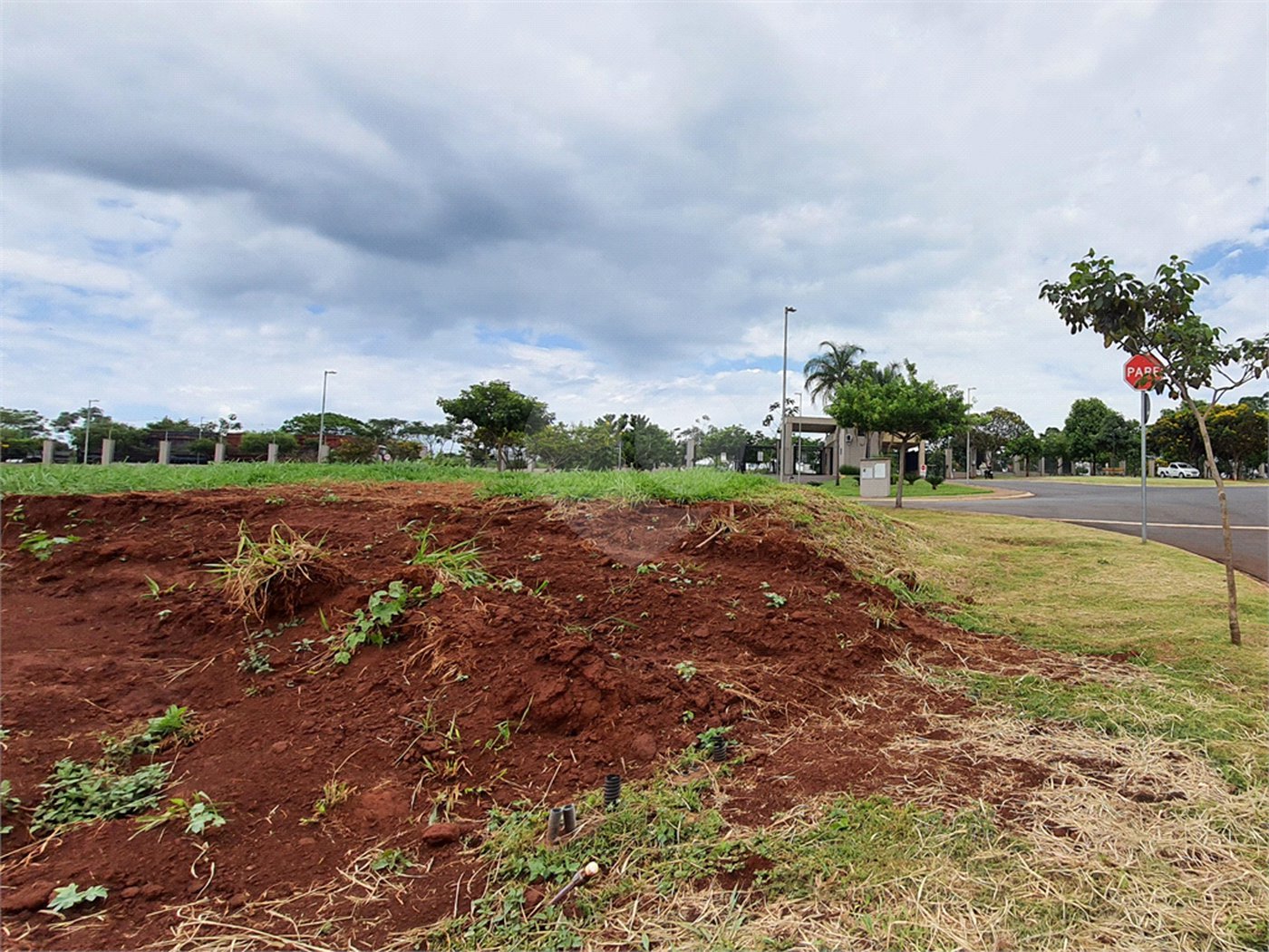 Terreno à venda no condomínio Alto da Boa Vista Cravinhos, Cravinhos - SP