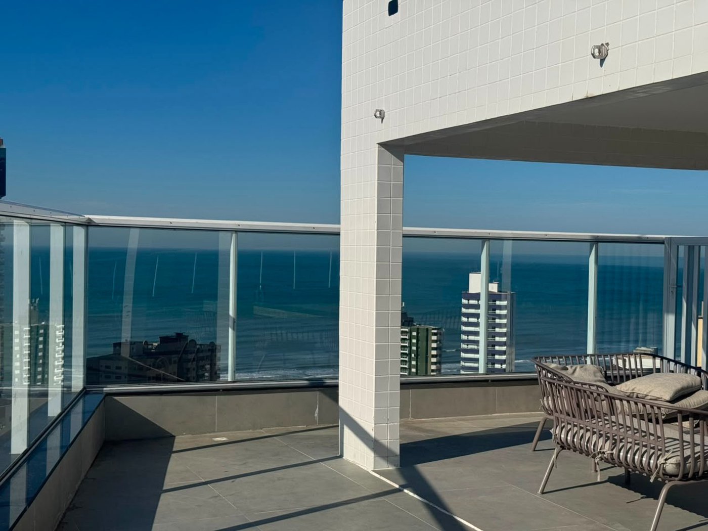 Apartamento à venda com 1 suíte em Caiçara, Praia Grande, SP