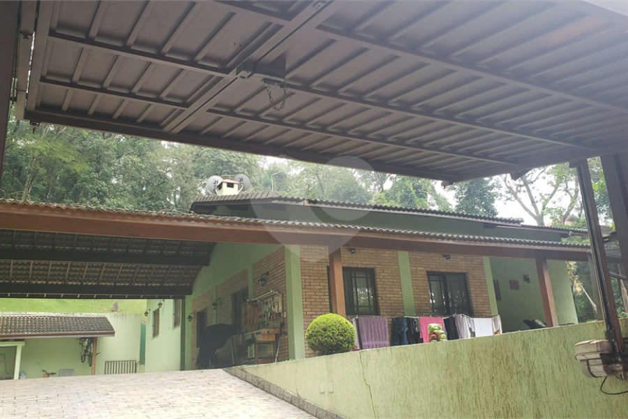 Casa à venda com 3 quartos, sendo 1 suíte, no condomínio Alpes da Cantareira, Mairiporã - SP