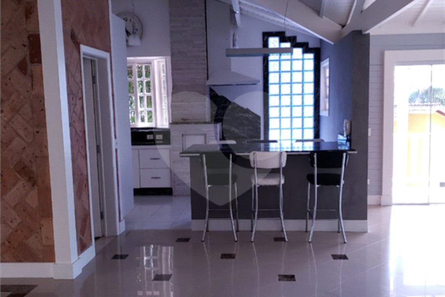 Casa à venda com 2 quartos, sendo 1 suíte, em Cumbari, Mairiporã, SP