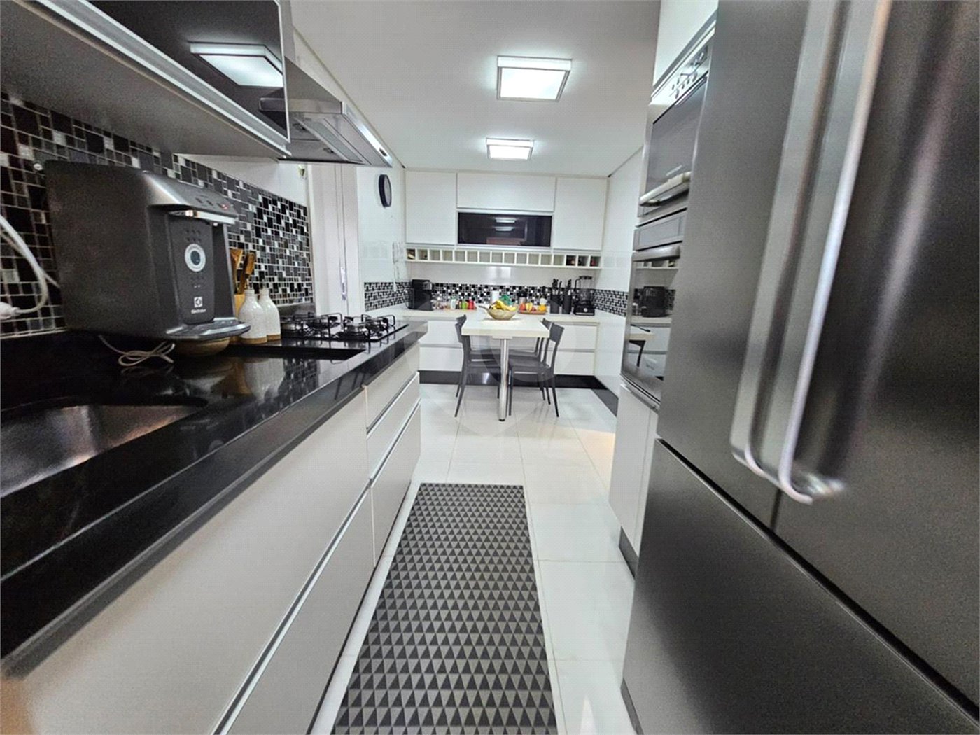 Apartamento à venda com 3 quartos, sendo 1 suíte, em Vila Regente Feijó, São Paulo, SP