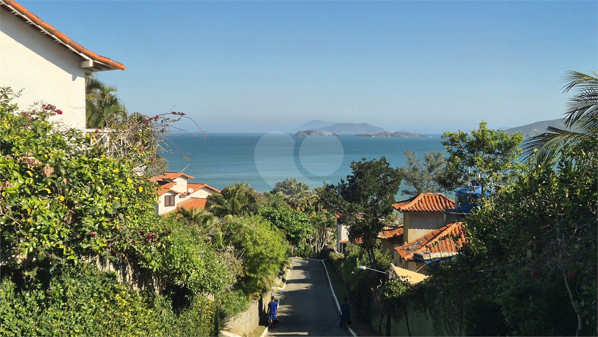 Casa em condomínio à venda com 4 quartos, sendo 3 suítes,  em Geribá, Armação dos Búzios, RJ