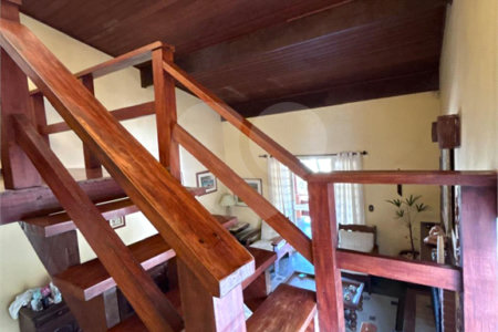 Casa à venda com 5 quartos, sendo 2 suítes,  em Jardim Maristela, Atibaia, SP
