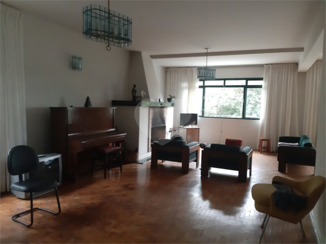 Sobrado à venda com 3 quartos, sendo 1 suíte,  em Horto, São Paulo, SP