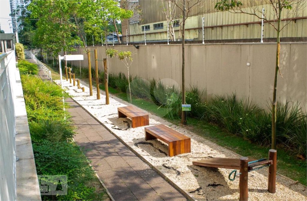 Apartamento à venda com 3 quartos, sendo 1 suíte,  em Vila Anastácio, São Paulo, SP
