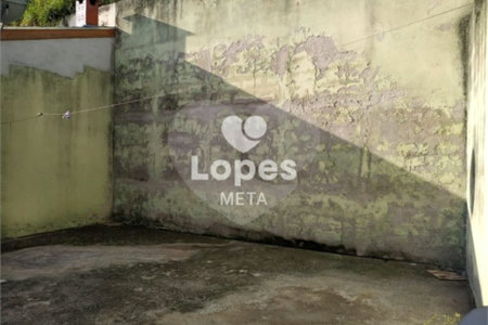 Esta encantadora casa, situada no tranquilo bairro Jardim Bandeirantes, na zona sul de São José dos