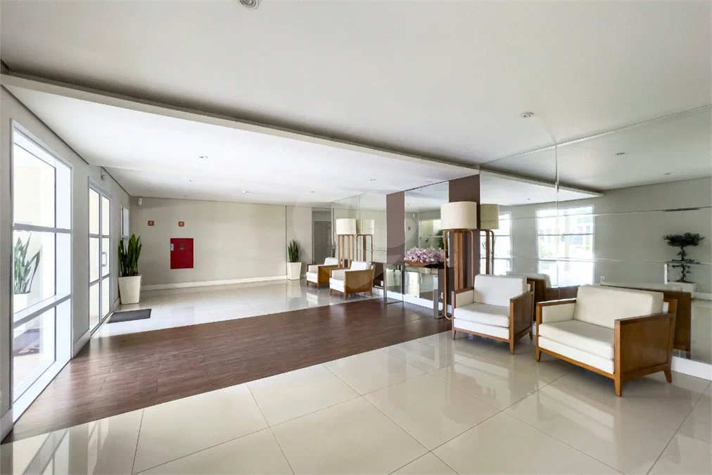 Apartamento à venda com 3 quartos, sendo 1 suíte, em Santo Amaro, São Paulo, SP