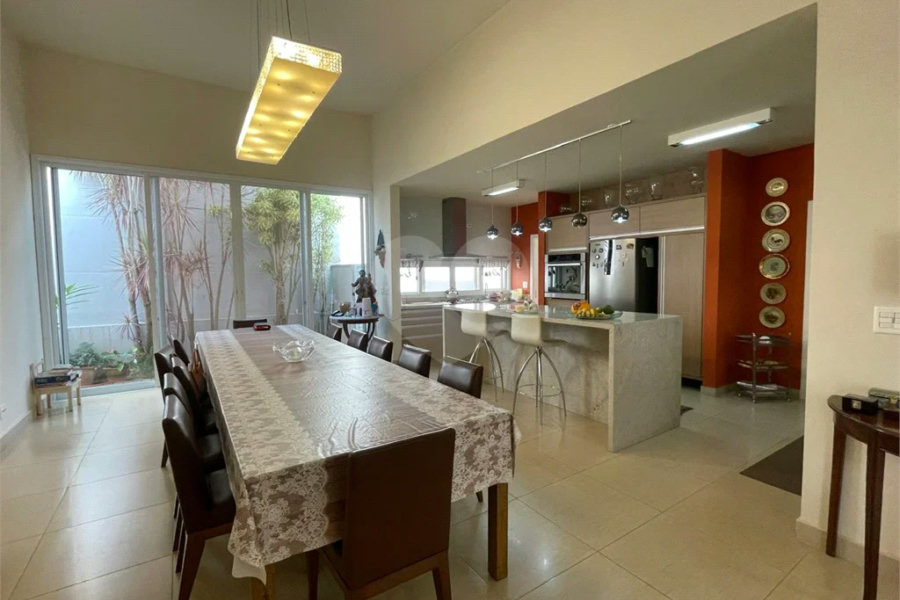 Casa à venda com 3 dormitórios no Bairro Cidade Jardim em Piracicaba - SP.