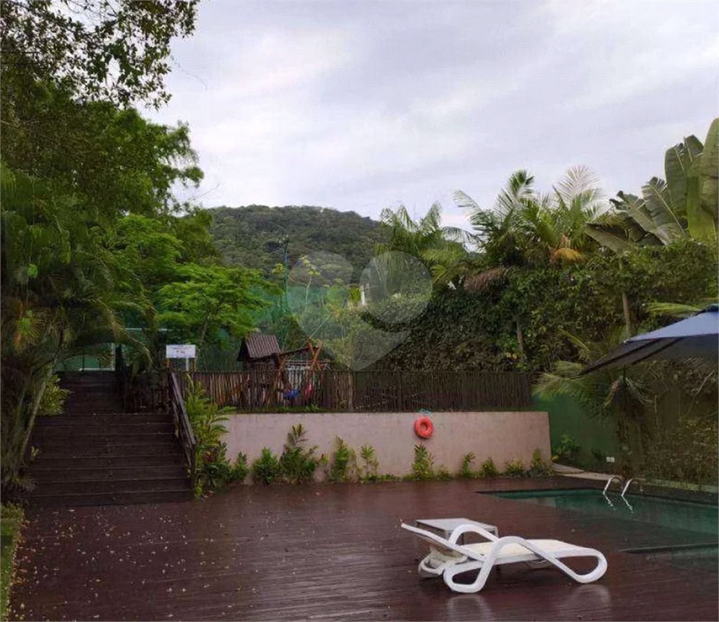 Maravilhosa Casa em Condomínio com 4 Suítes na Praia de Juquehy!!!
