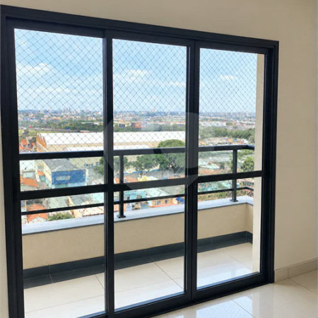 Cobertura de 255 m² com 3 dormitórios, 1 suíte, cozinha planejada, 2 vagas e área gourmet com churrasqueira.
