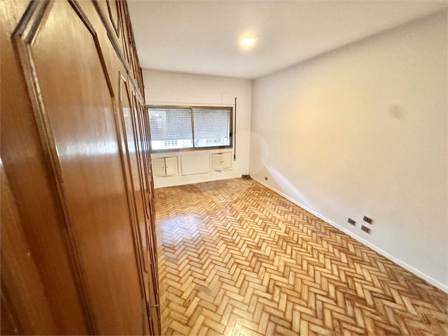 Apartamento à venda com 4 quartos, sendo 1 suíte, em Lagoa, Rio de Janeiro, RJ